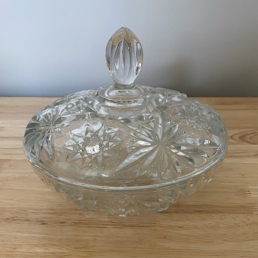 Anchor Hocking Early American Prescut (EAPC) glass candy dish